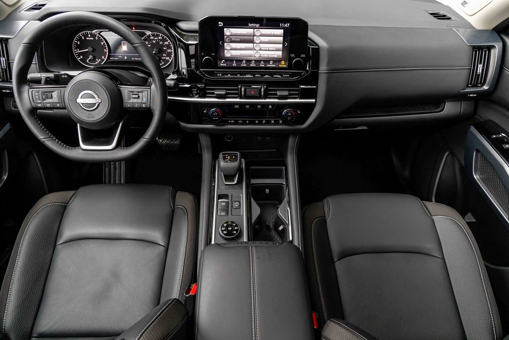 2025 Nissan Pathfinder SL photo 15