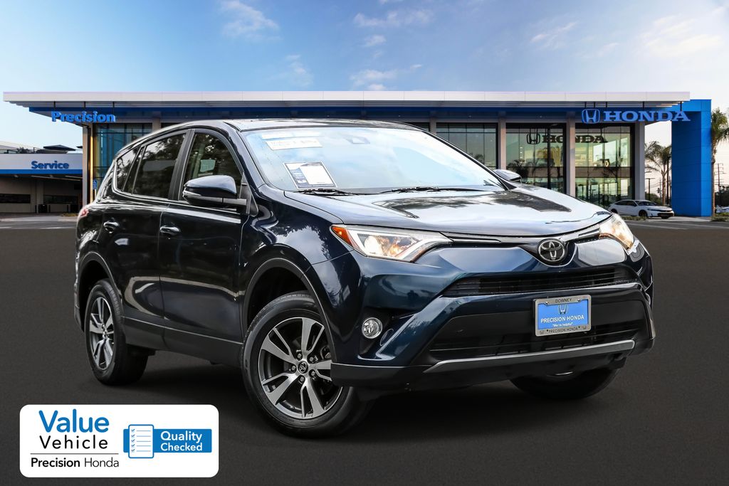 2018 Toyota RAV4 XLE's photo