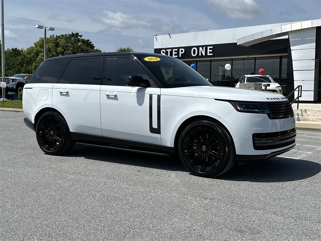 2024 Land Rover Range Rover SE photo 8