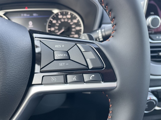2025 Nissan Altima 2.5 SR photo 9