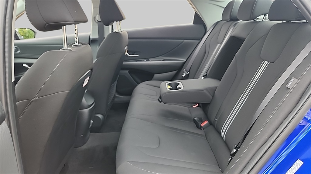 2025 Hyundai Elantra SEL Convenience photo 21