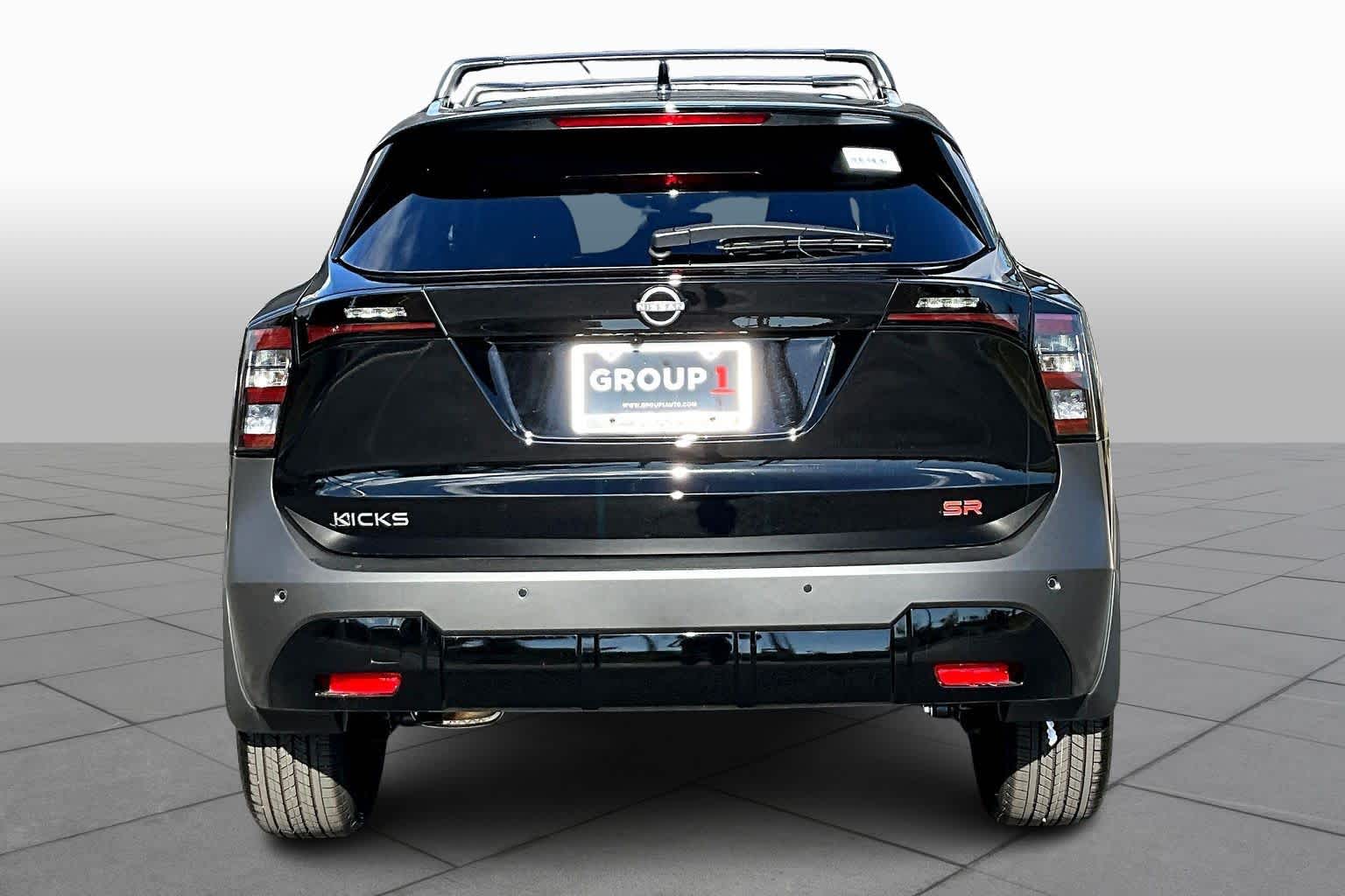 2026 Nissan Kicks SR photo 4