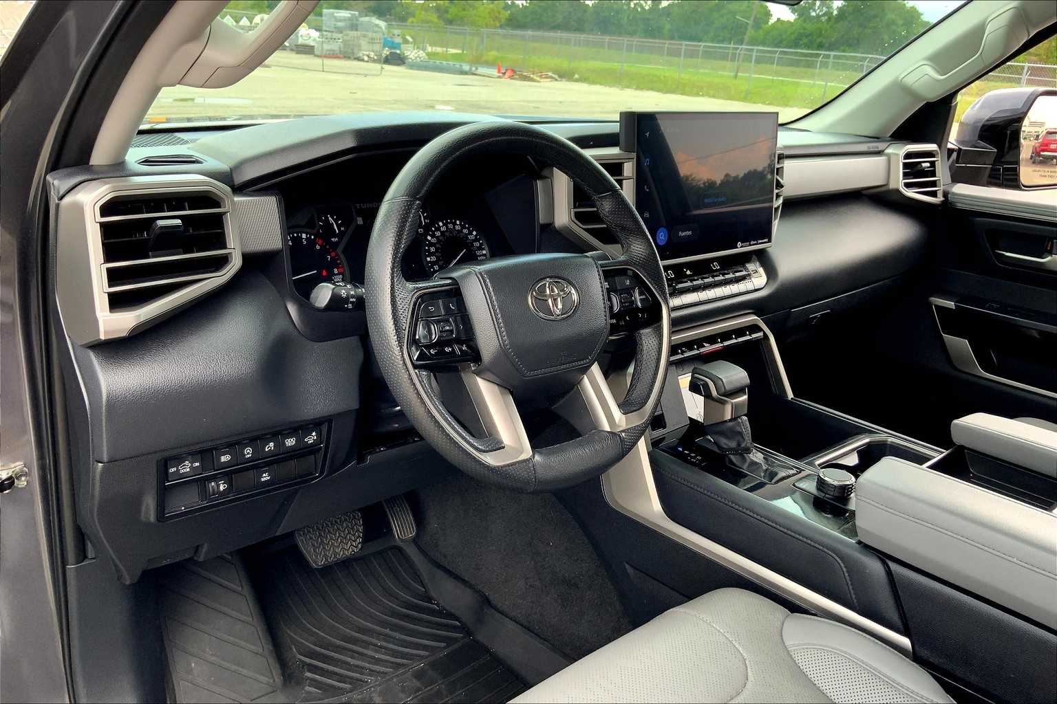2022 Toyota Tundra Limited photo 15