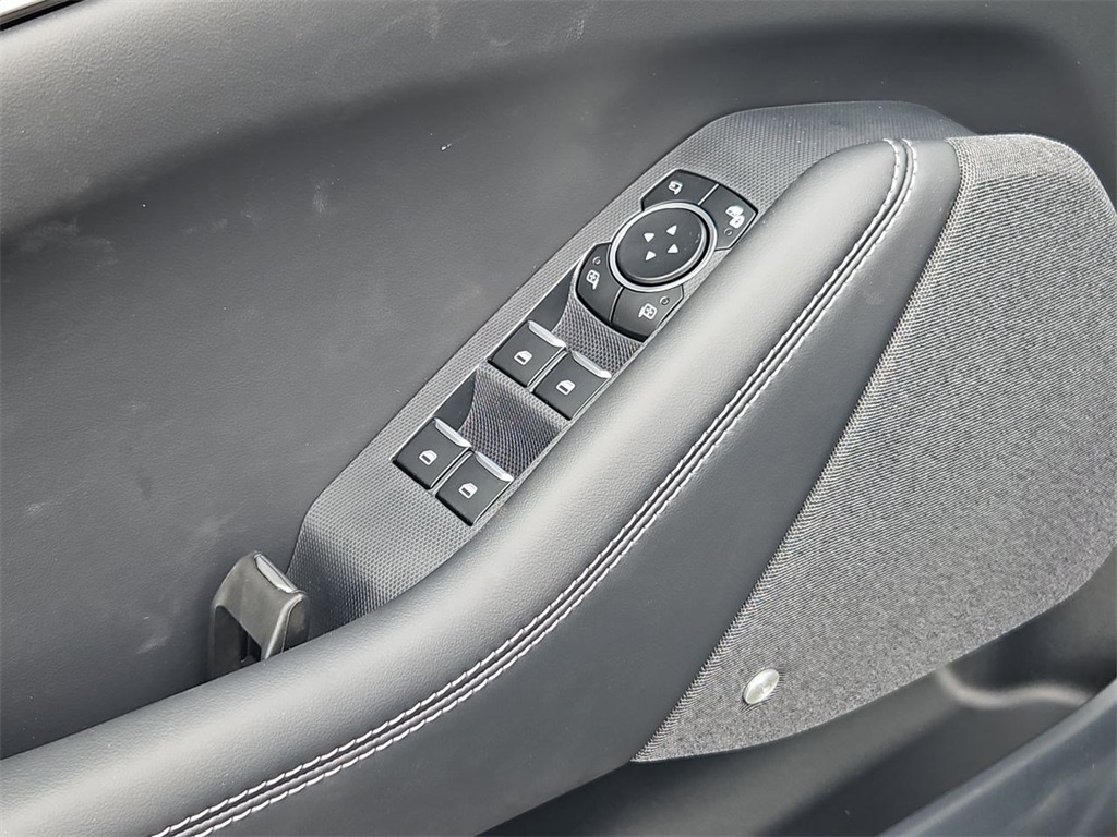 2025 Ford Mustang Mach-E Premium photo 9