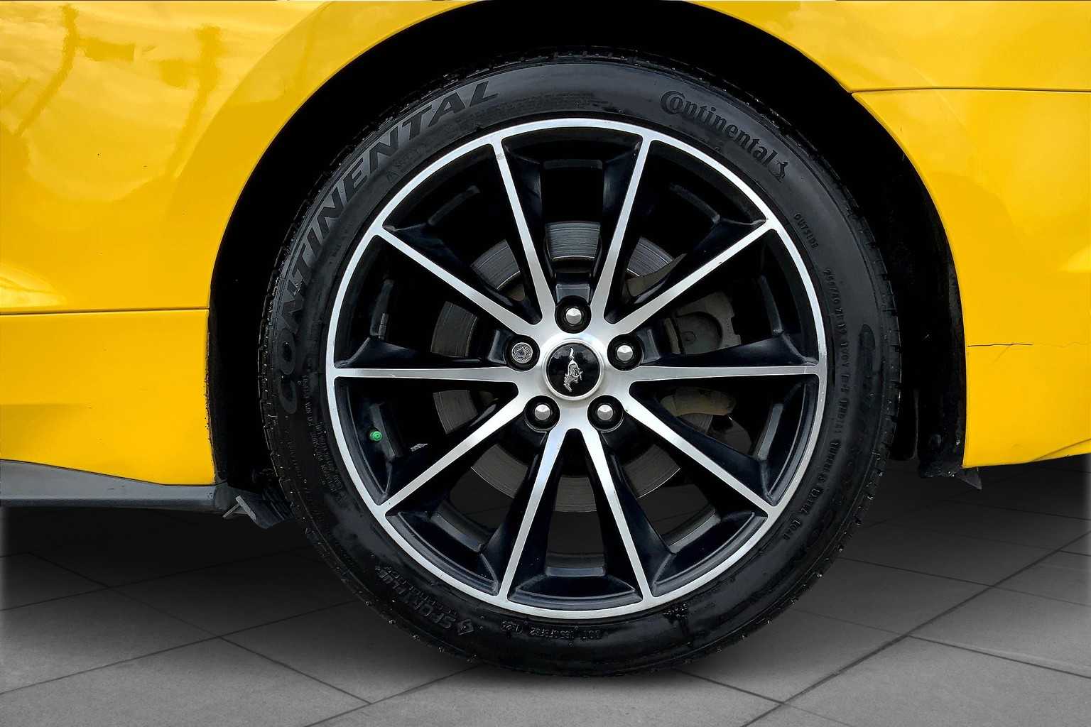 2017 Ford Mustang GT photo 7