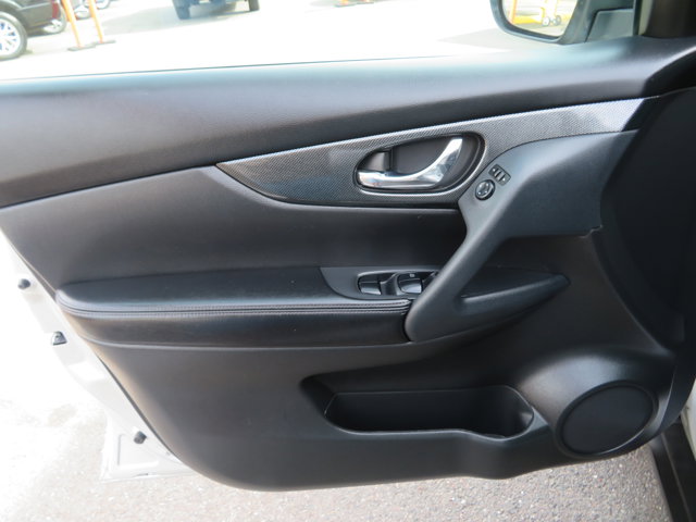 2015 Nissan Rogue SL photo 19