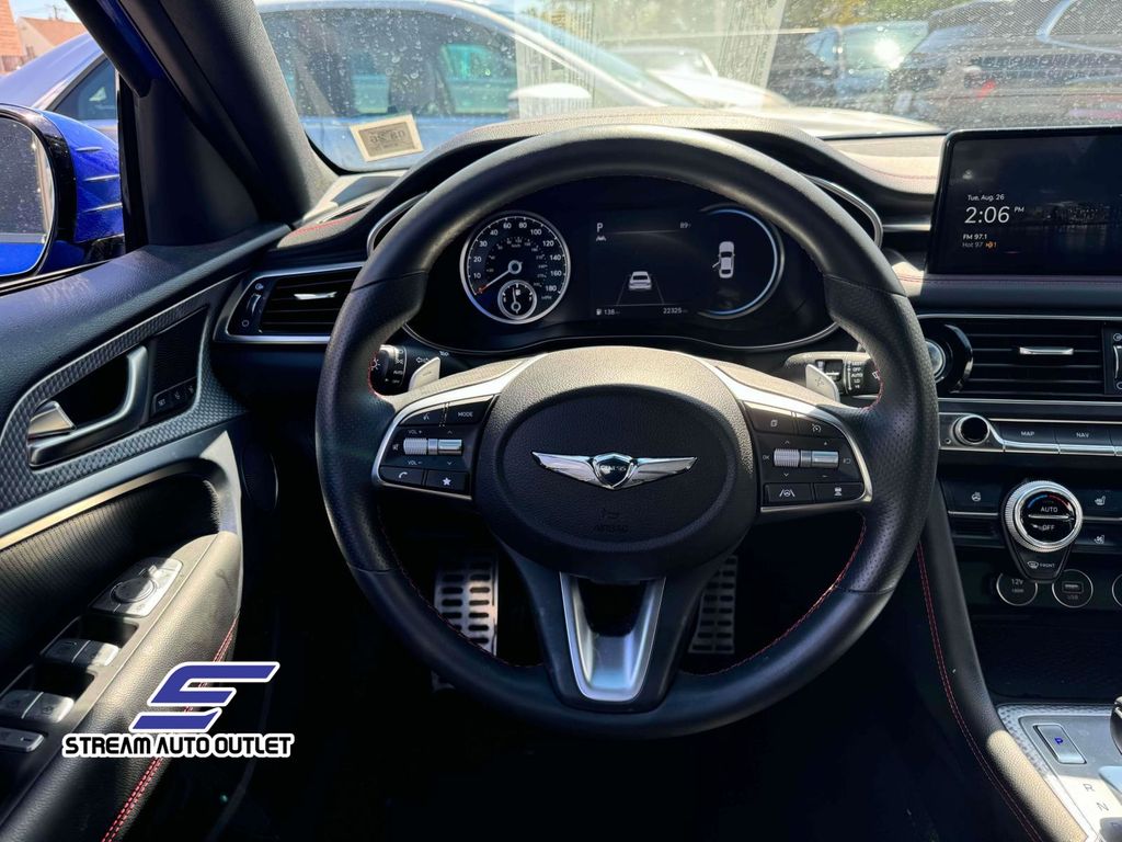 2023 Genesis G70 2.0T photo 12