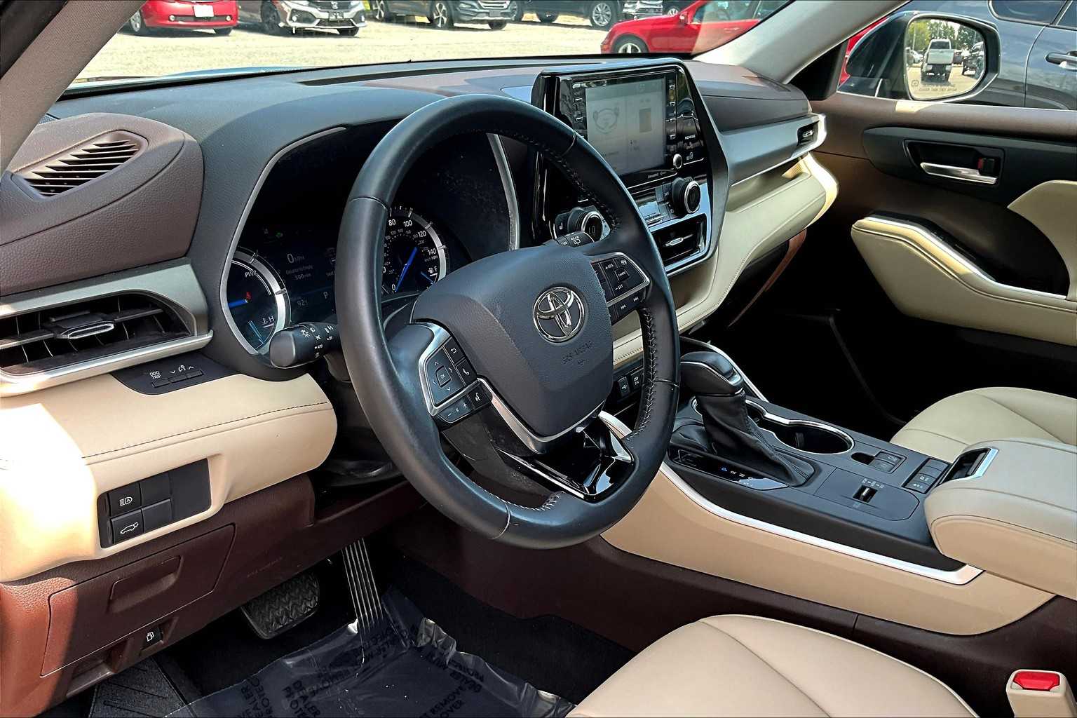 2021 Toyota Highlander Hybrid XLE photo 16