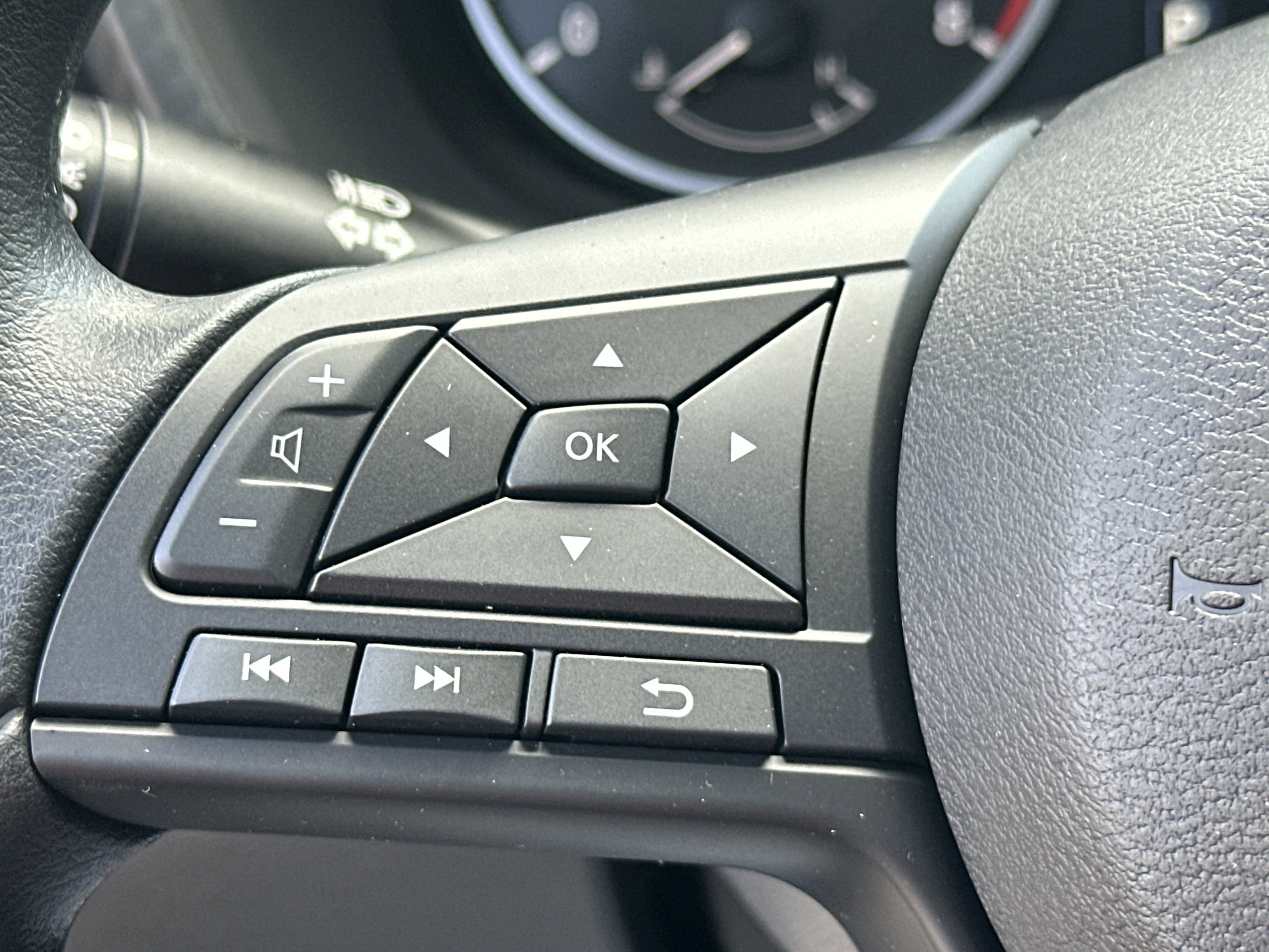 2025 Nissan Sentra S photo 3