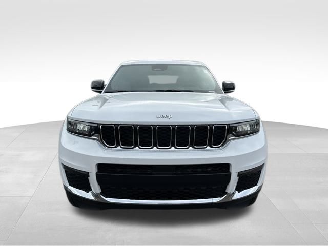 2025 Jeep Grand Cherokee Limited photo 12