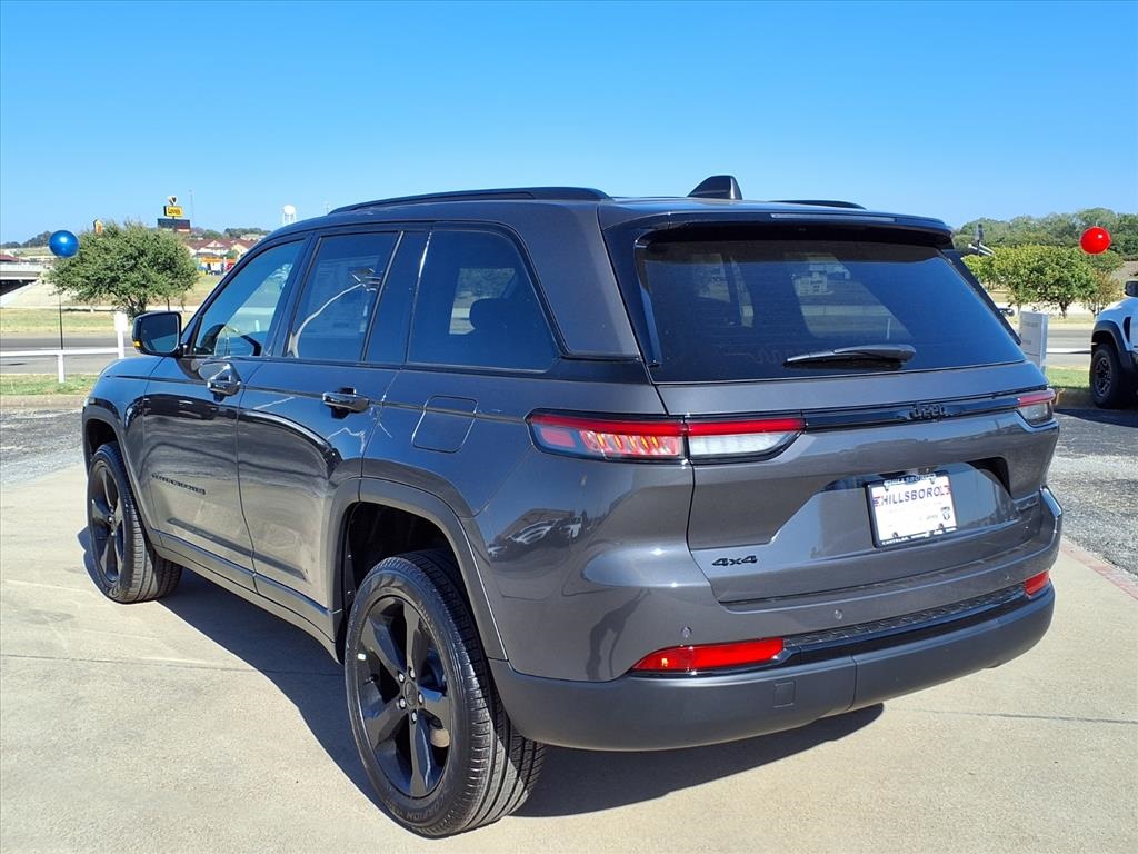2025 Jeep Grand Cherokee Limited photo 4