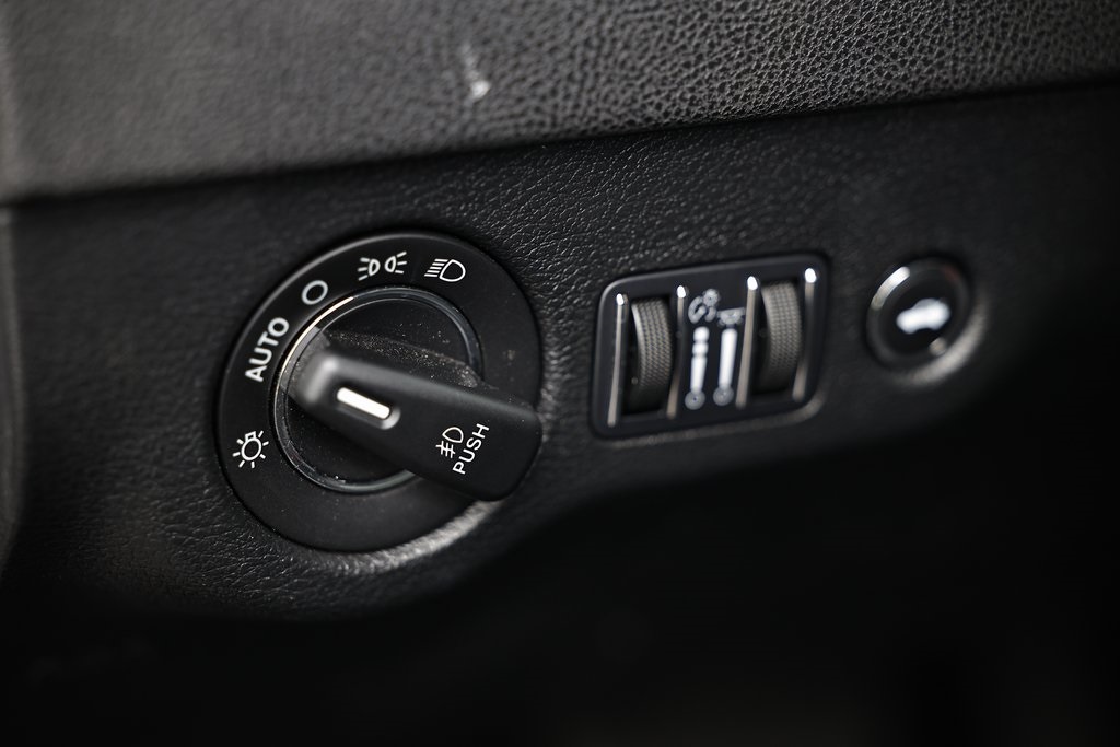 2023 Chrysler 300 S photo 16