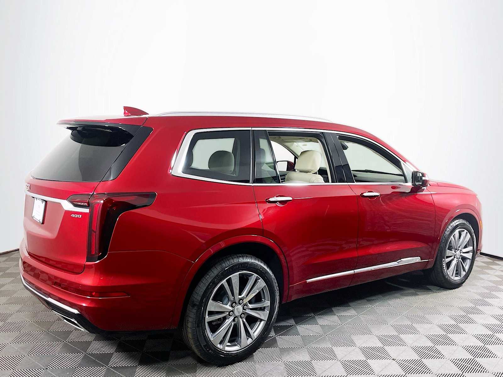 2025 Cadillac XT6 Premium Luxury photo 2