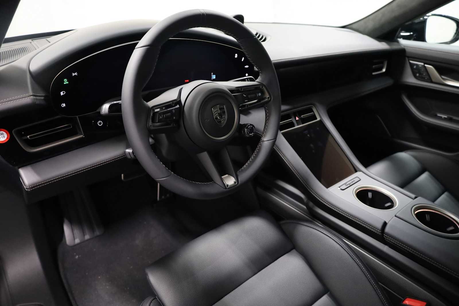 2025 Porsche Taycan Turbo photo 4