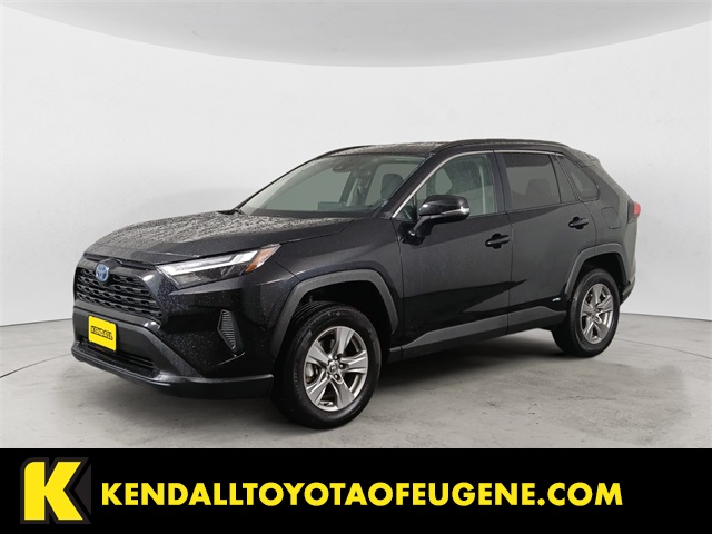 2024 Toyota RAV4 XLE's photo
