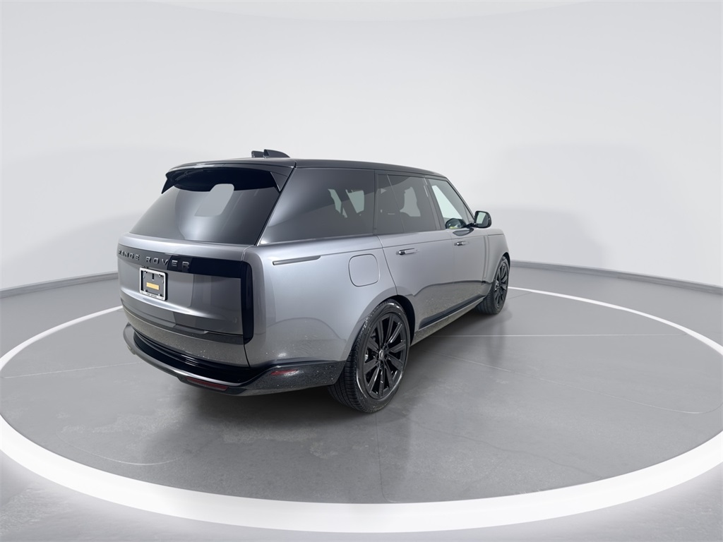 2025 Land Rover Range Rover SE photo 8
