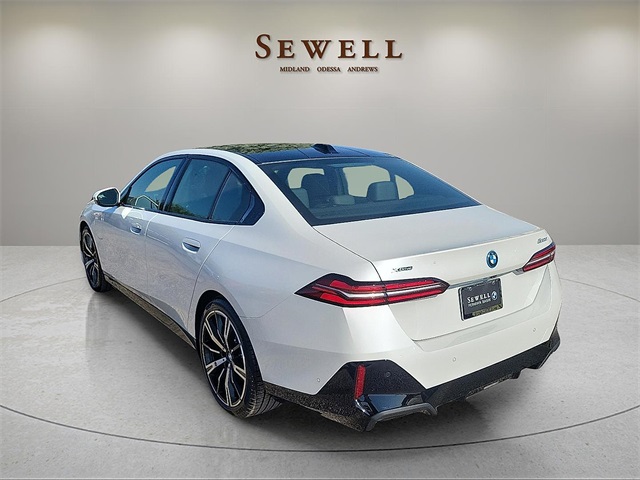 2026 Bmw 550e xDrive photo 3