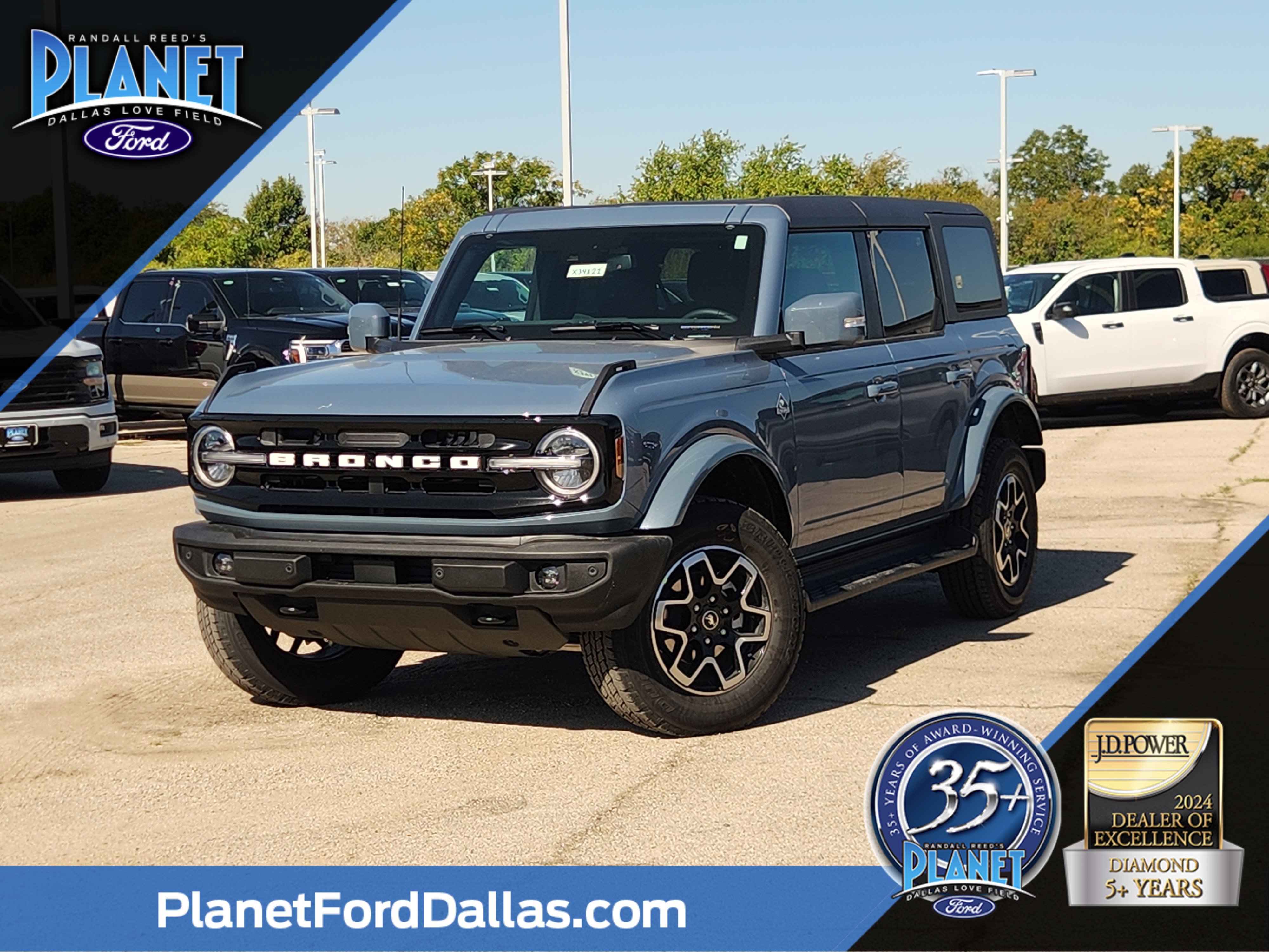 2025 Ford Bronco 4-Door Outer Banks's photo