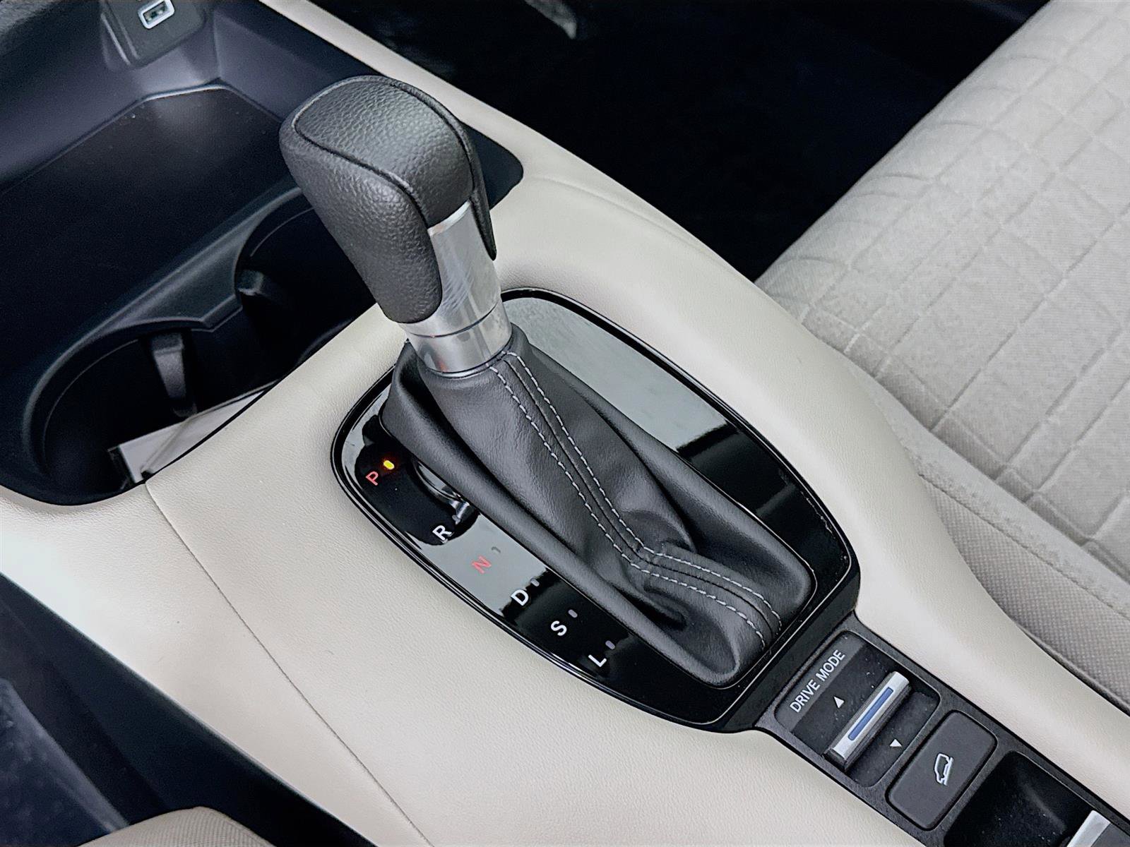 2024 Honda HR-V LX photo 17