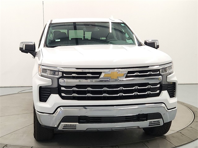 2022 Chevrolet Silverado 1500 LTZ photo 2
