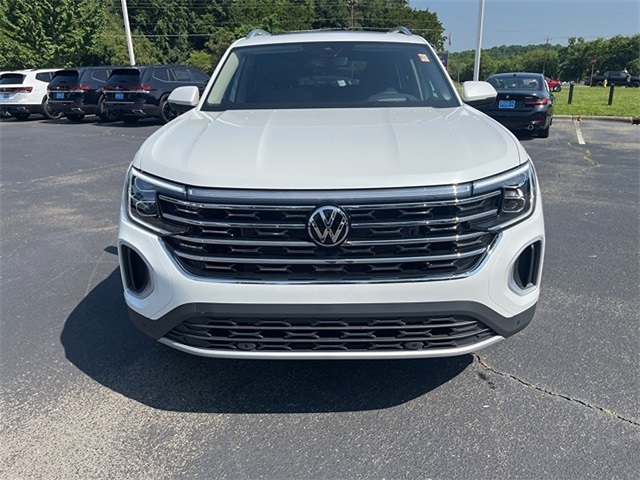 2025 Volkswagen Atlas SEL photo 3