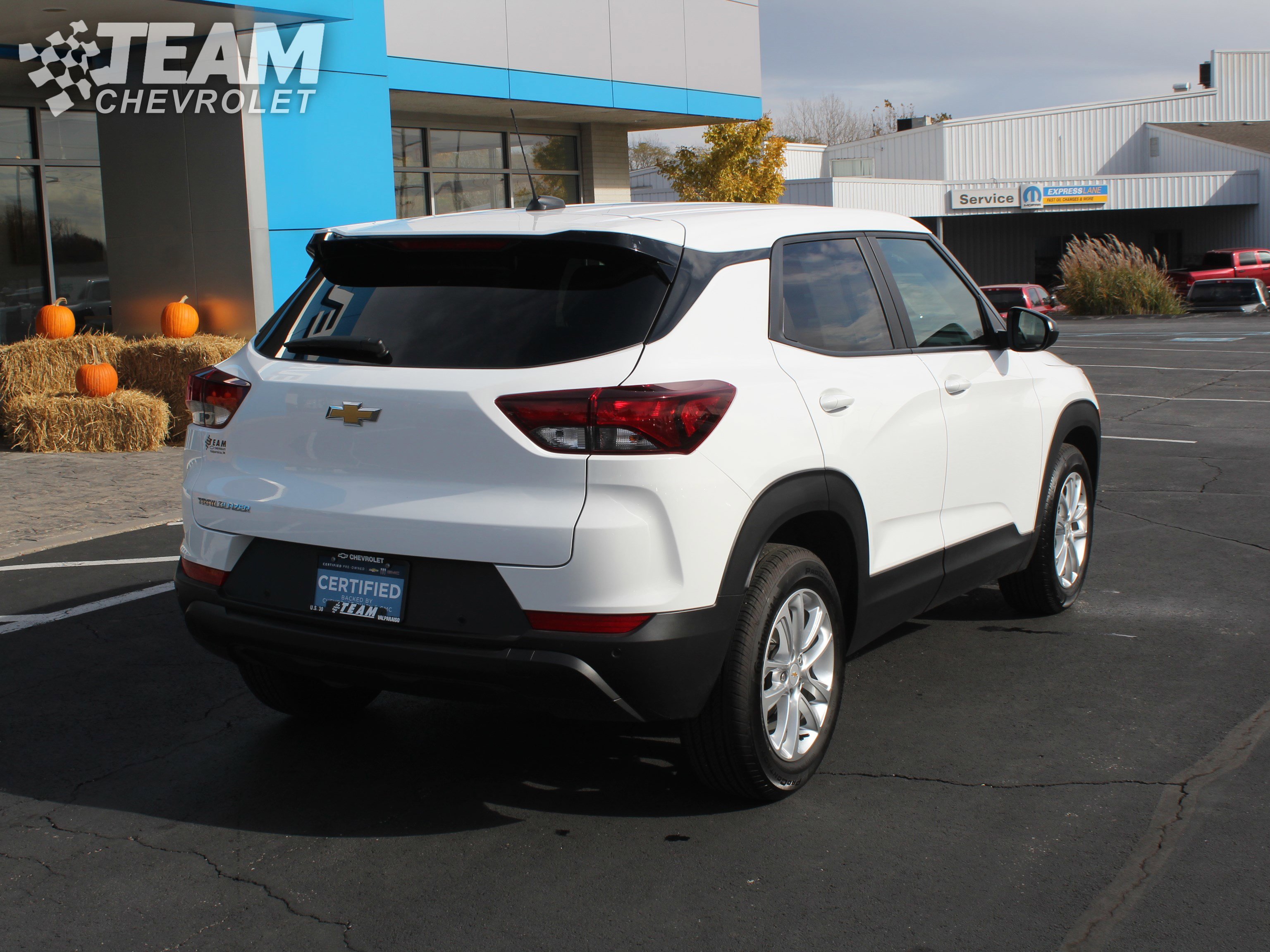 2024 Chevrolet Trailblazer LS photo 2