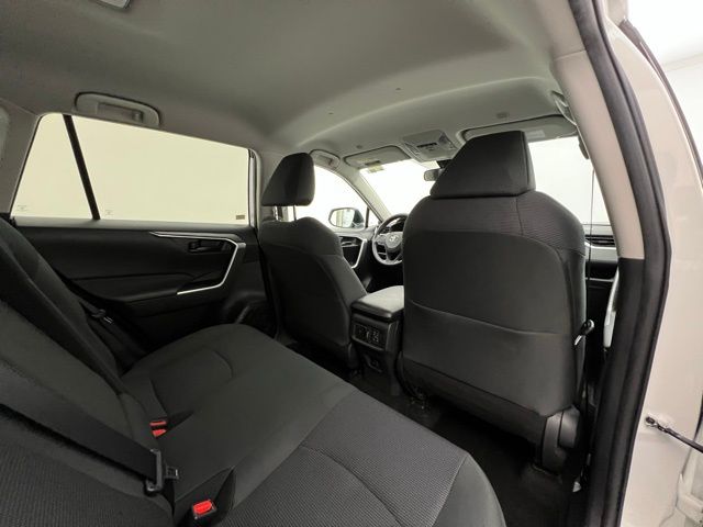 2024 Toyota RAV4 LE photo 13