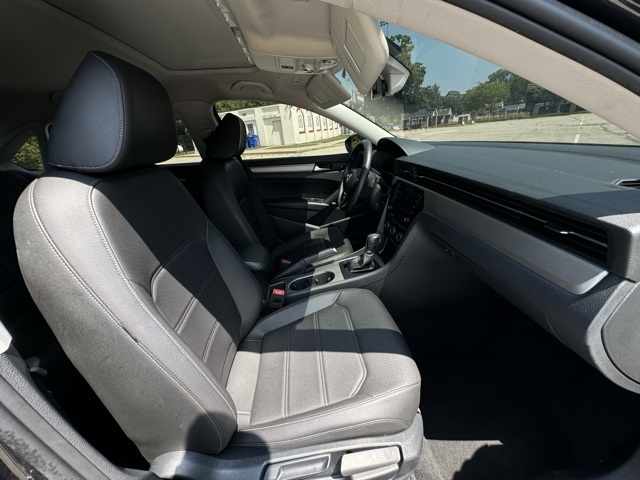 2021 Volkswagen Passat 2.0T SE photo 10