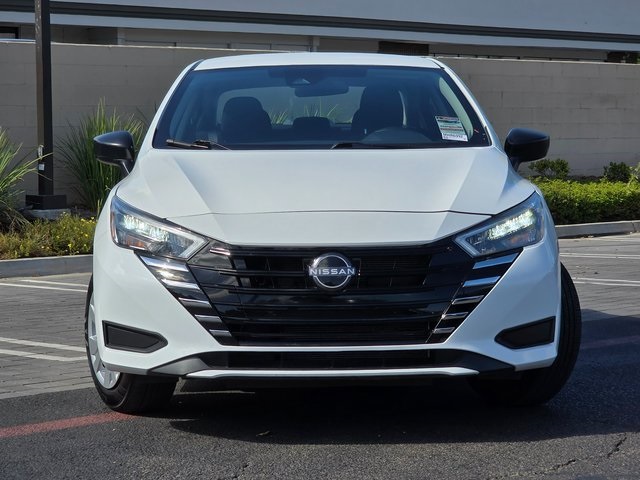 2025 Nissan Versa 1.6 S photo 3