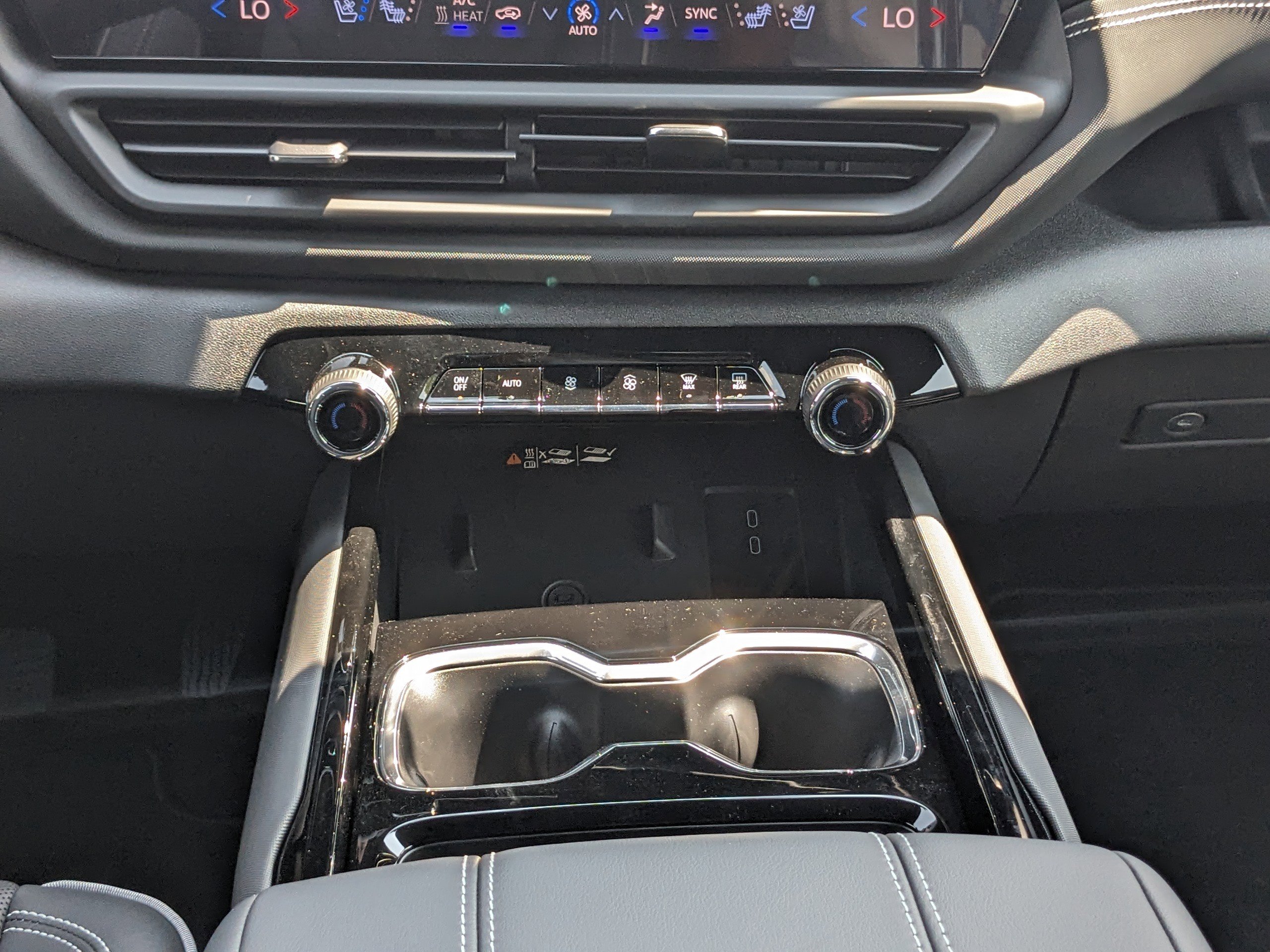 2025 Chevrolet Silverado EV LT photo 18