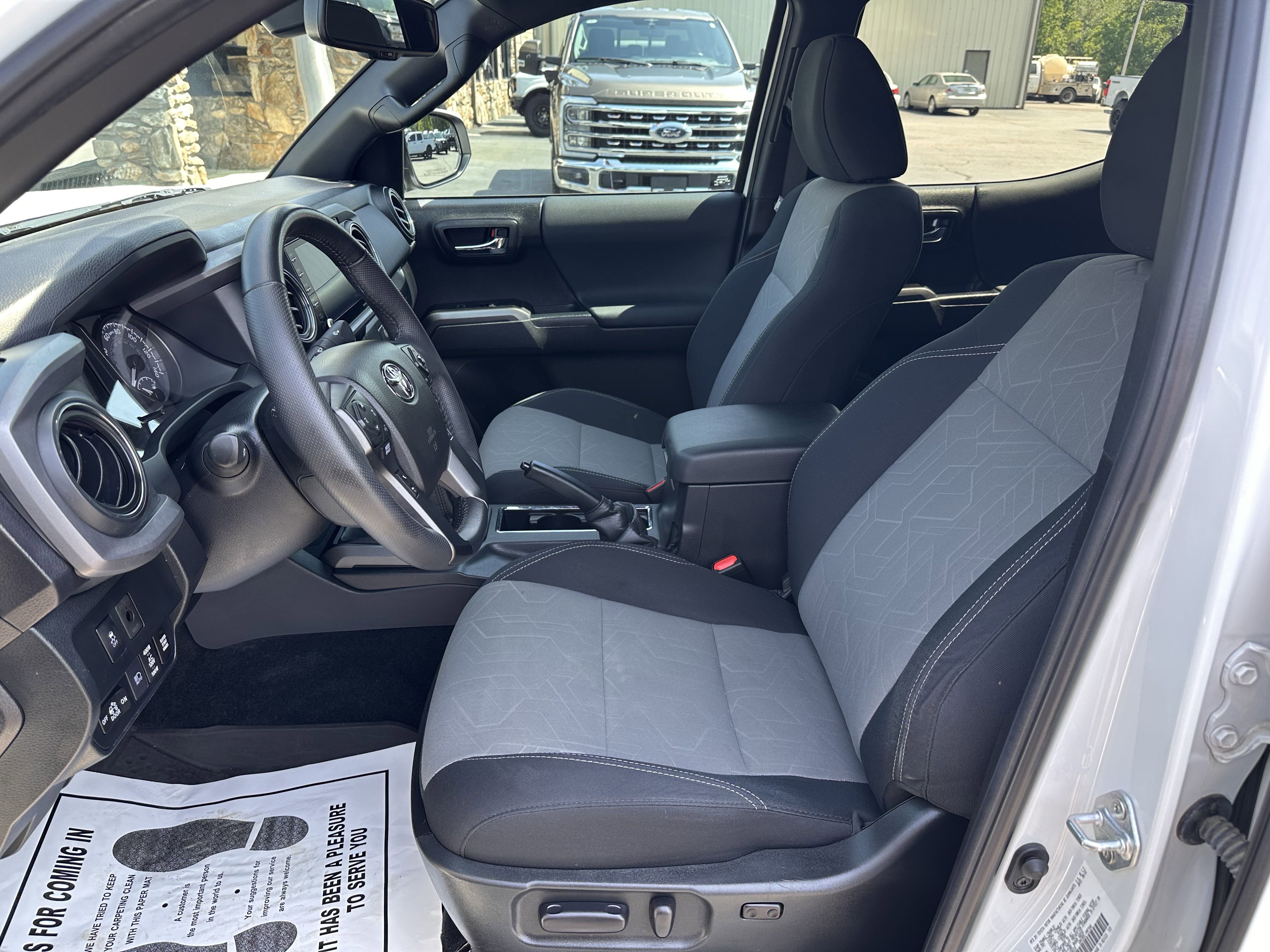 2022 Toyota Tacoma SR5 Double Cab Long Bed V6 4x4 photo 3