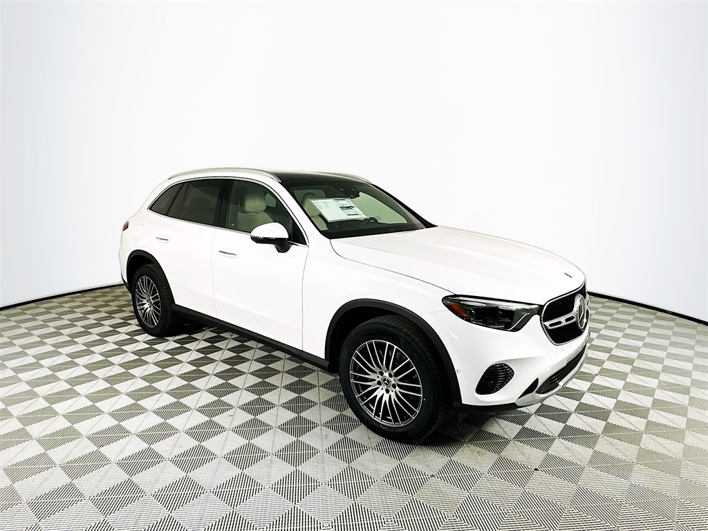 2026 Mercedes-Benz GLC Base's photo