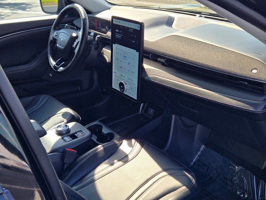 2024 Ford Mustang Mach-E Premium photo 6