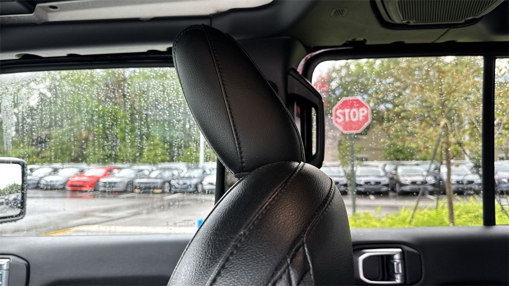 2021 Jeep Wrangler Unlimited Sahara Altitude photo 16