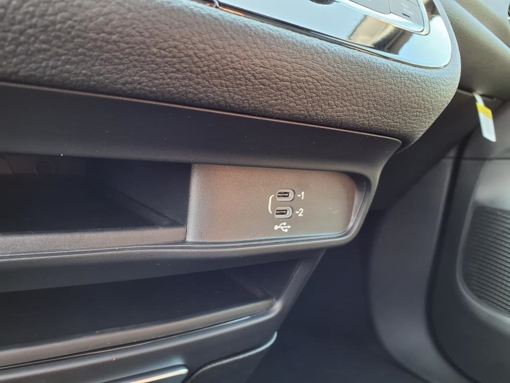 2026 Chrysler Pacifica photo 20