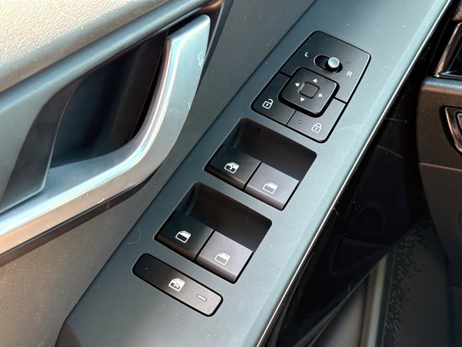 2023 Kia Niro EX photo 12
