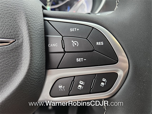 2026 Chrysler Pacifica photo 24