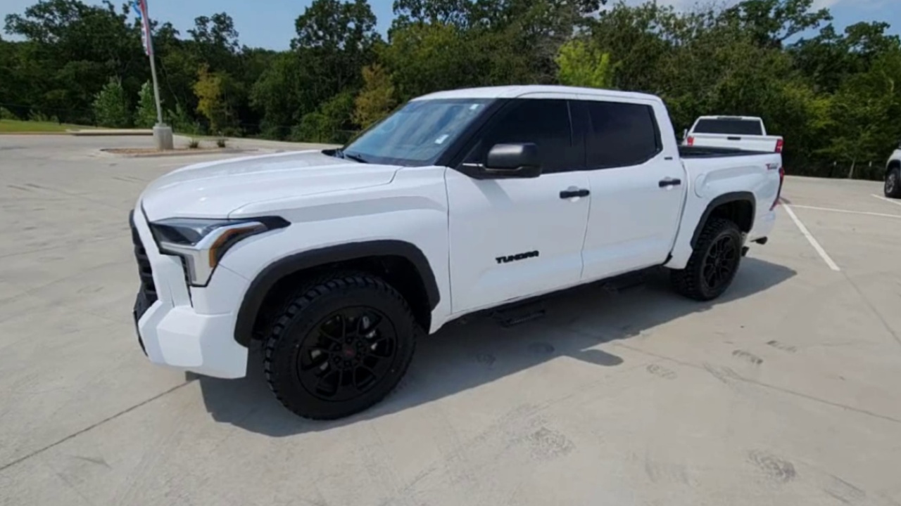 2023 Toyota Tundra SR5 photo 29