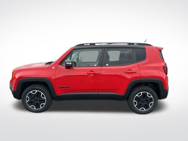 2016 Jeep Renegade Trailhawk photo 3