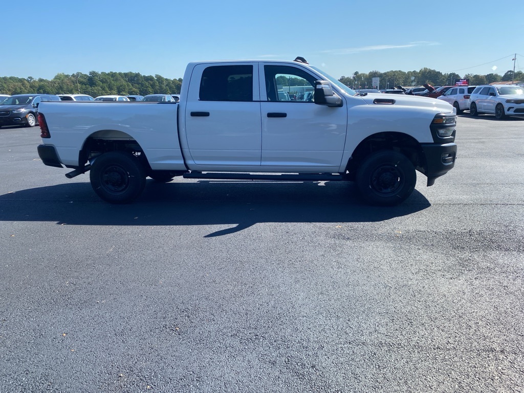 2026 Ram 2500 Tradesman photo 4