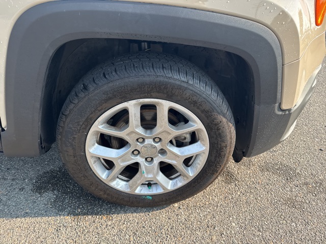 2016 Jeep Renegade Latitude photo 10