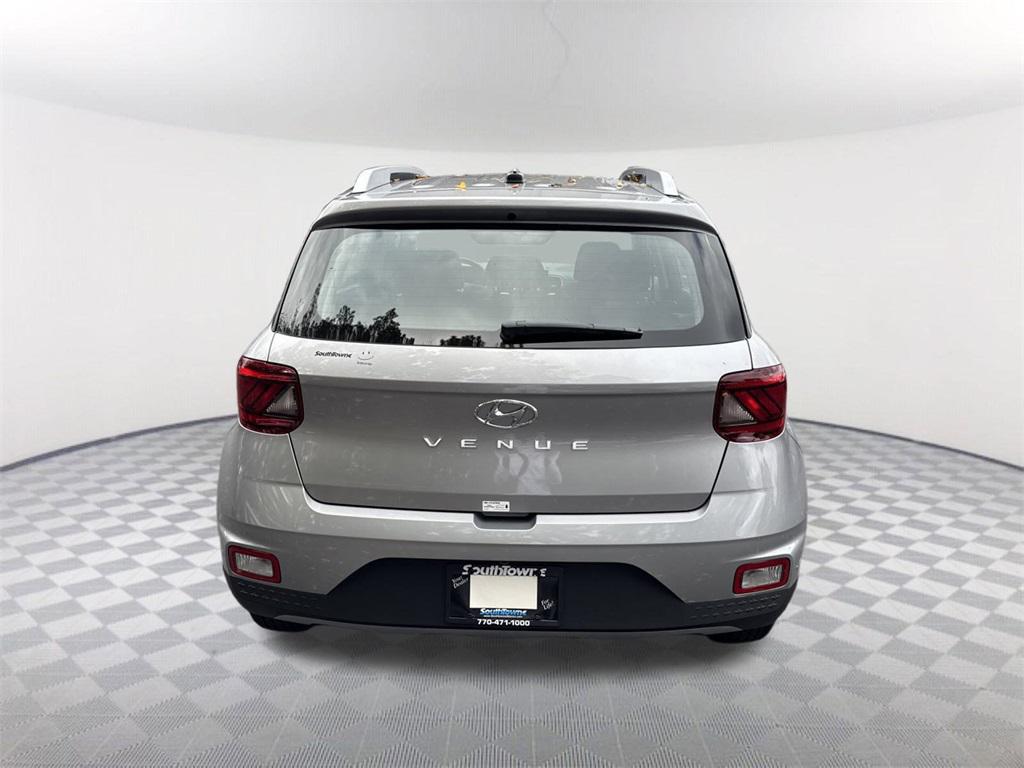 2026 Hyundai Venue SEL photo 3