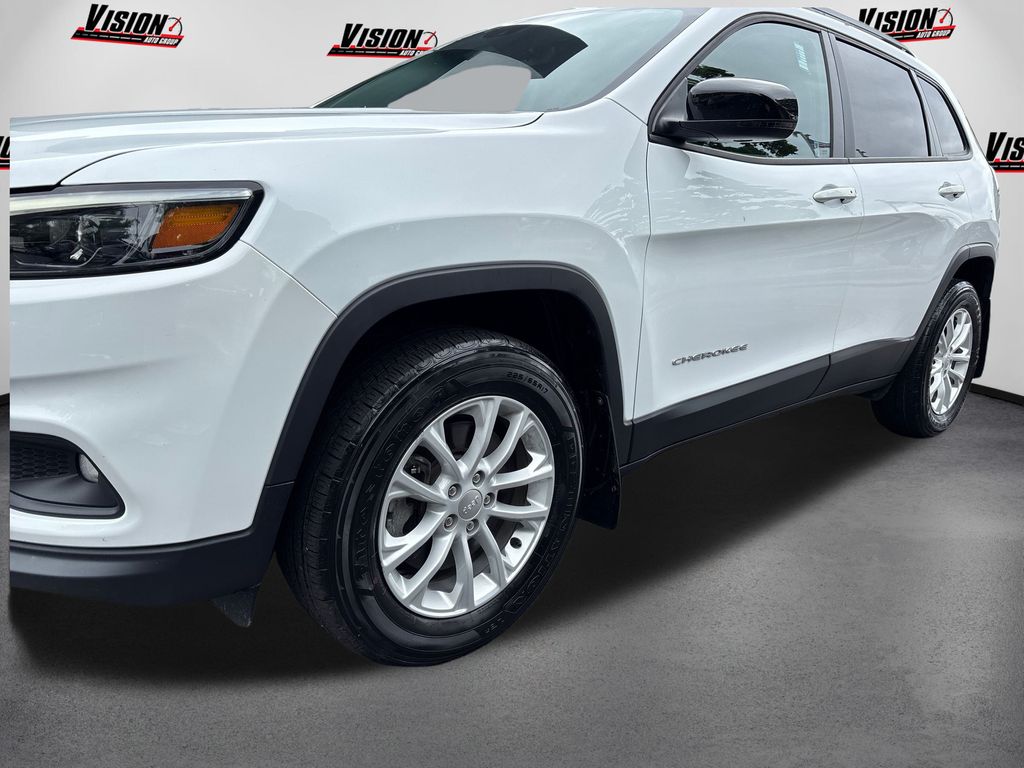 2022 Jeep Cherokee Latitude Lux photo 9
