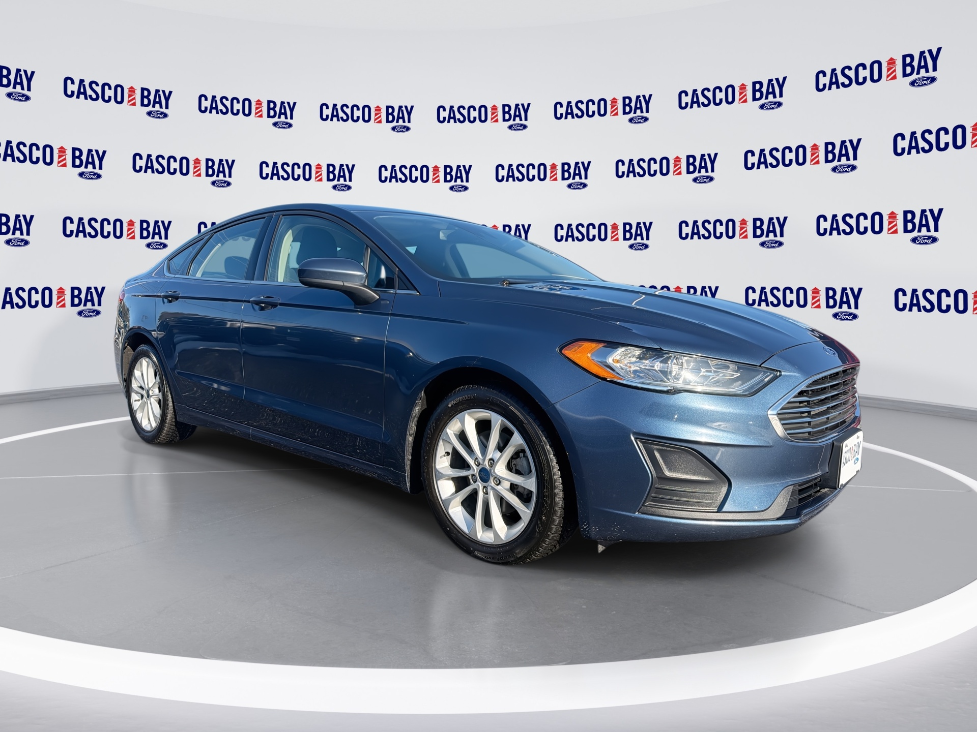 2019 Ford Fusion SE's photo