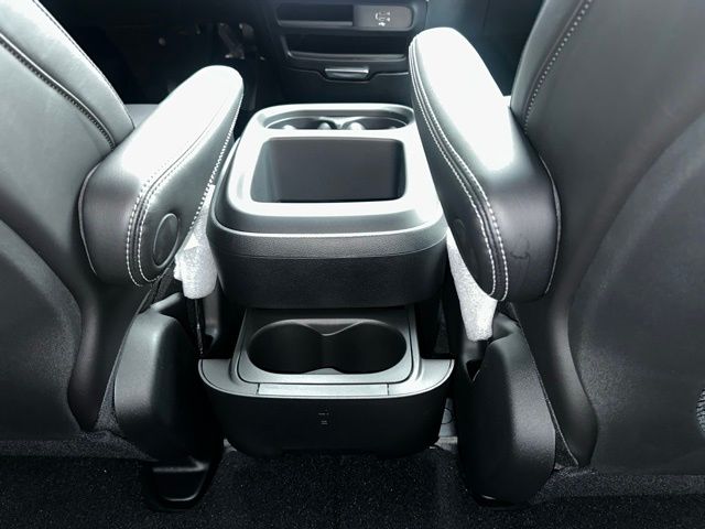 2026 Chrysler Pacifica photo 32