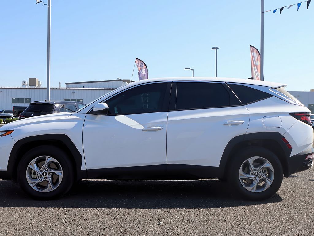 2023 Hyundai Tucson SE photo 4