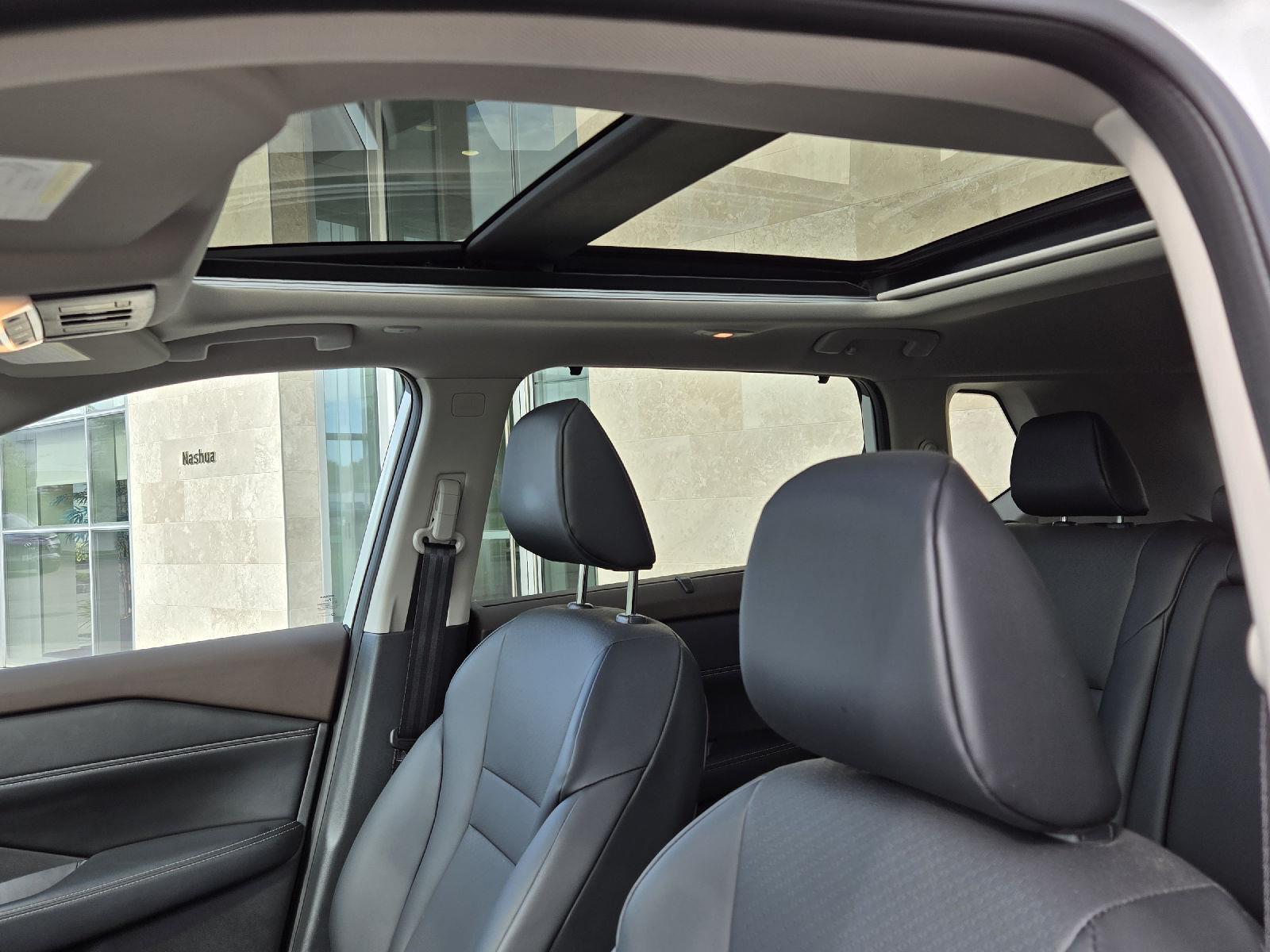 2023 Nissan Rogue SV photo 6