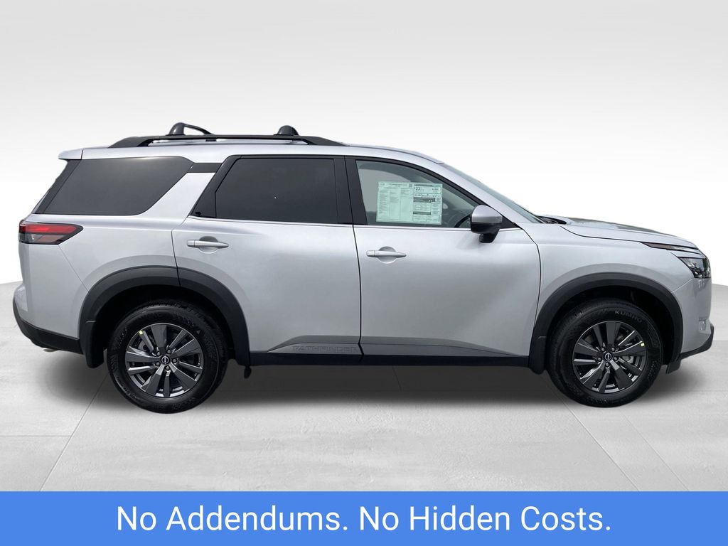 2025 Nissan Pathfinder SV photo 3