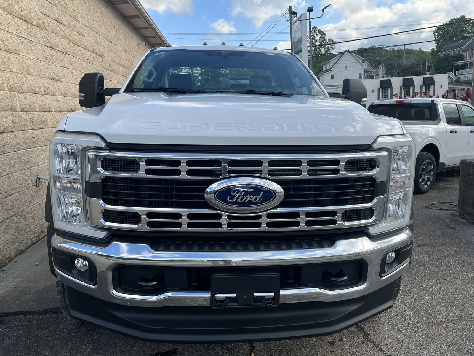 2025 Ford F-600 photo 3