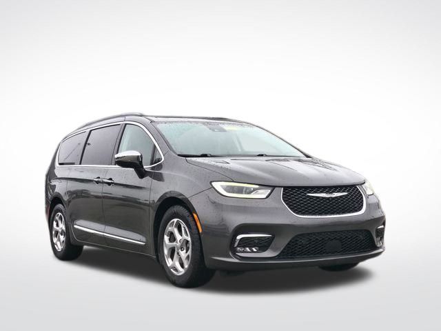 2023 Chrysler Pacifica Limited's photo
